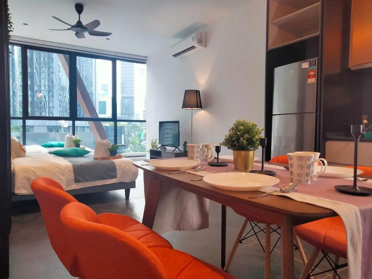 Appartamento Scarletz Suites Klcc I Homebrickz Kuala Lumpur