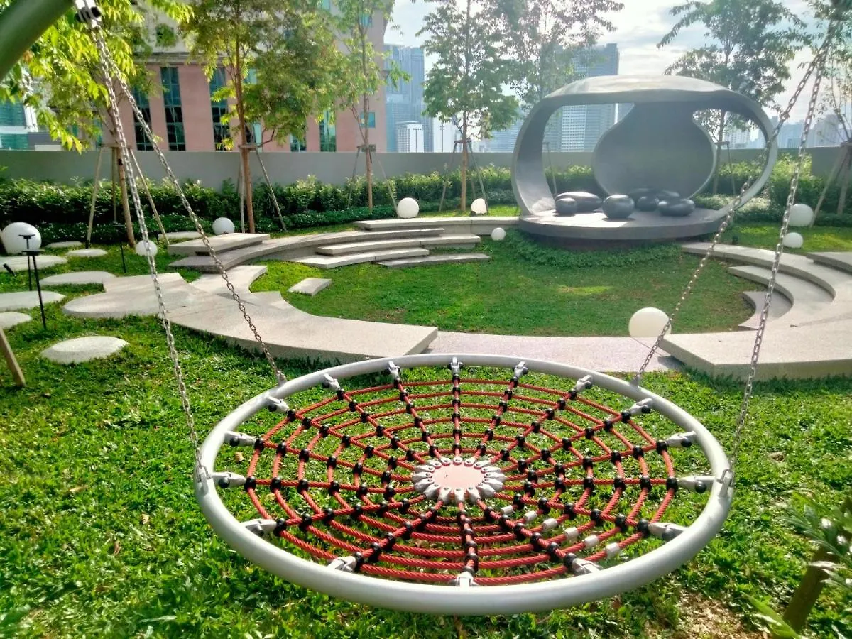 Appartamento Scarletz Suites Klcc I Homebrickz Kuala Lumpur