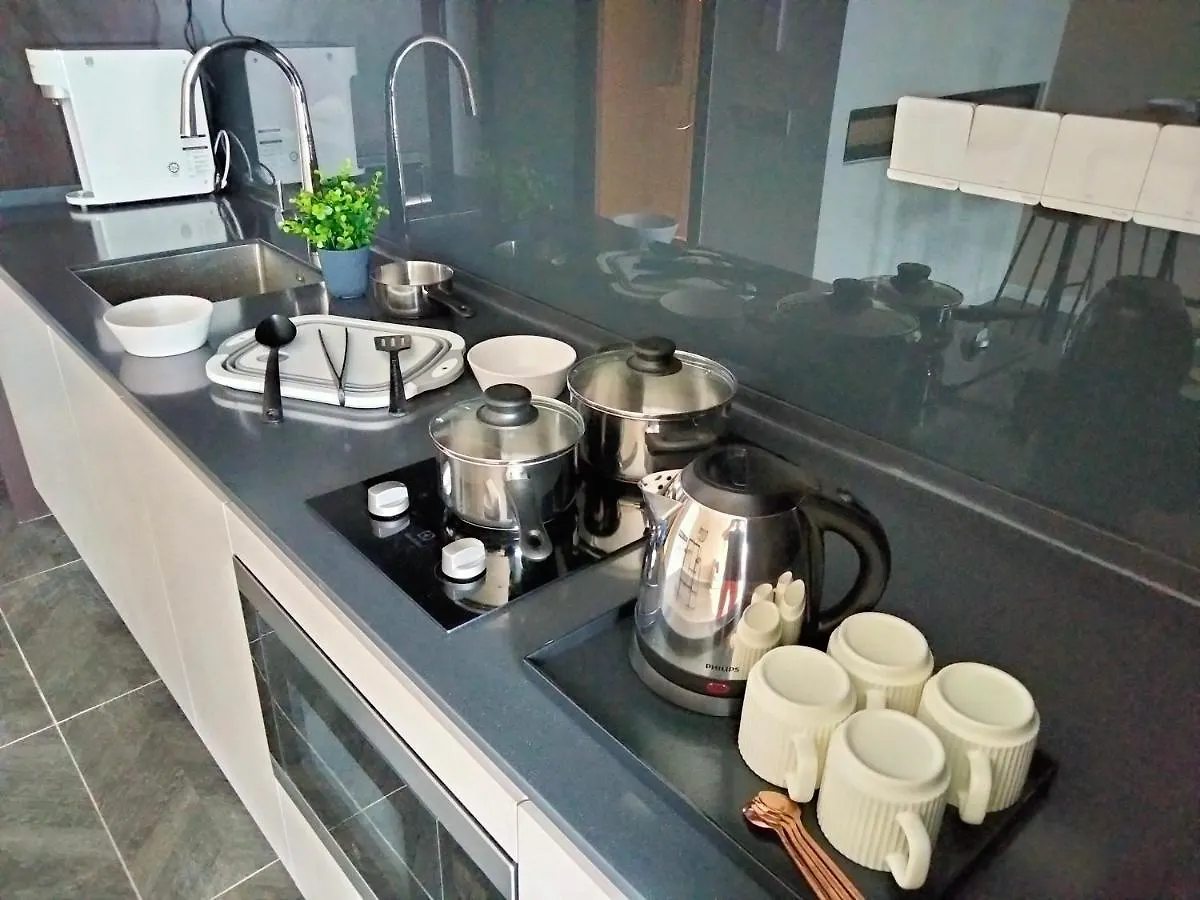Appartamento Scarletz Suites Klcc I Homebrickz Kuala Lumpur