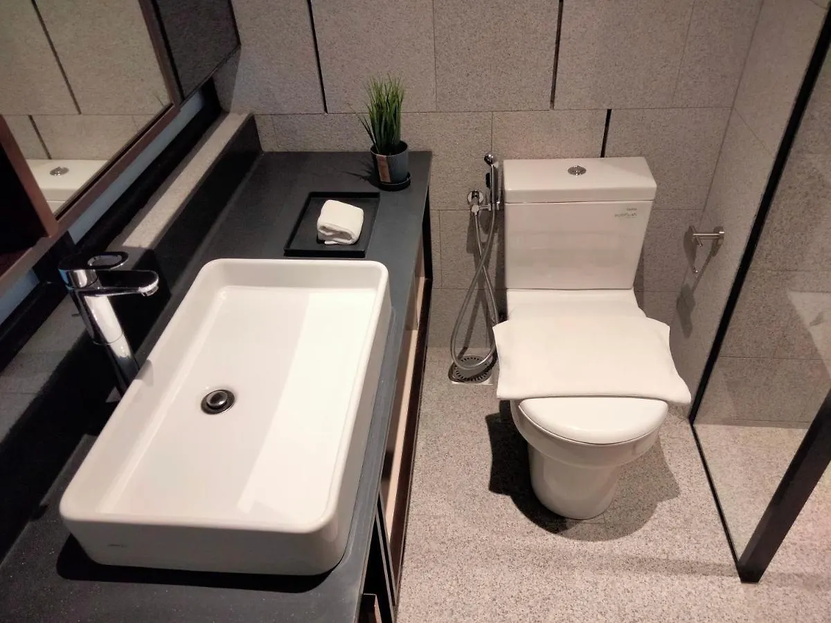 Scarletz Suites Klcc I Homebrickz Kuala Lumpur Appartamento